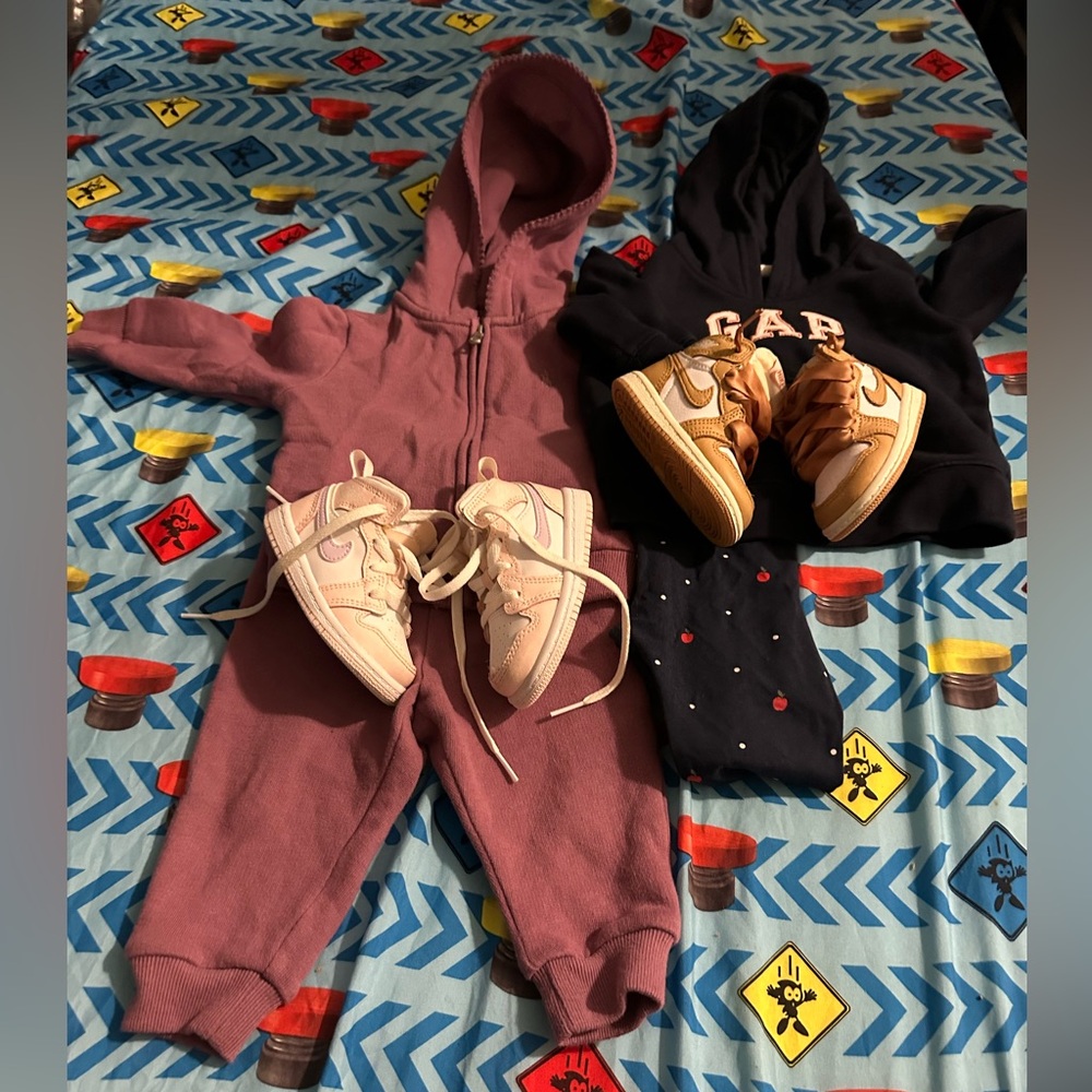 5 Piece Girls Set( Used)